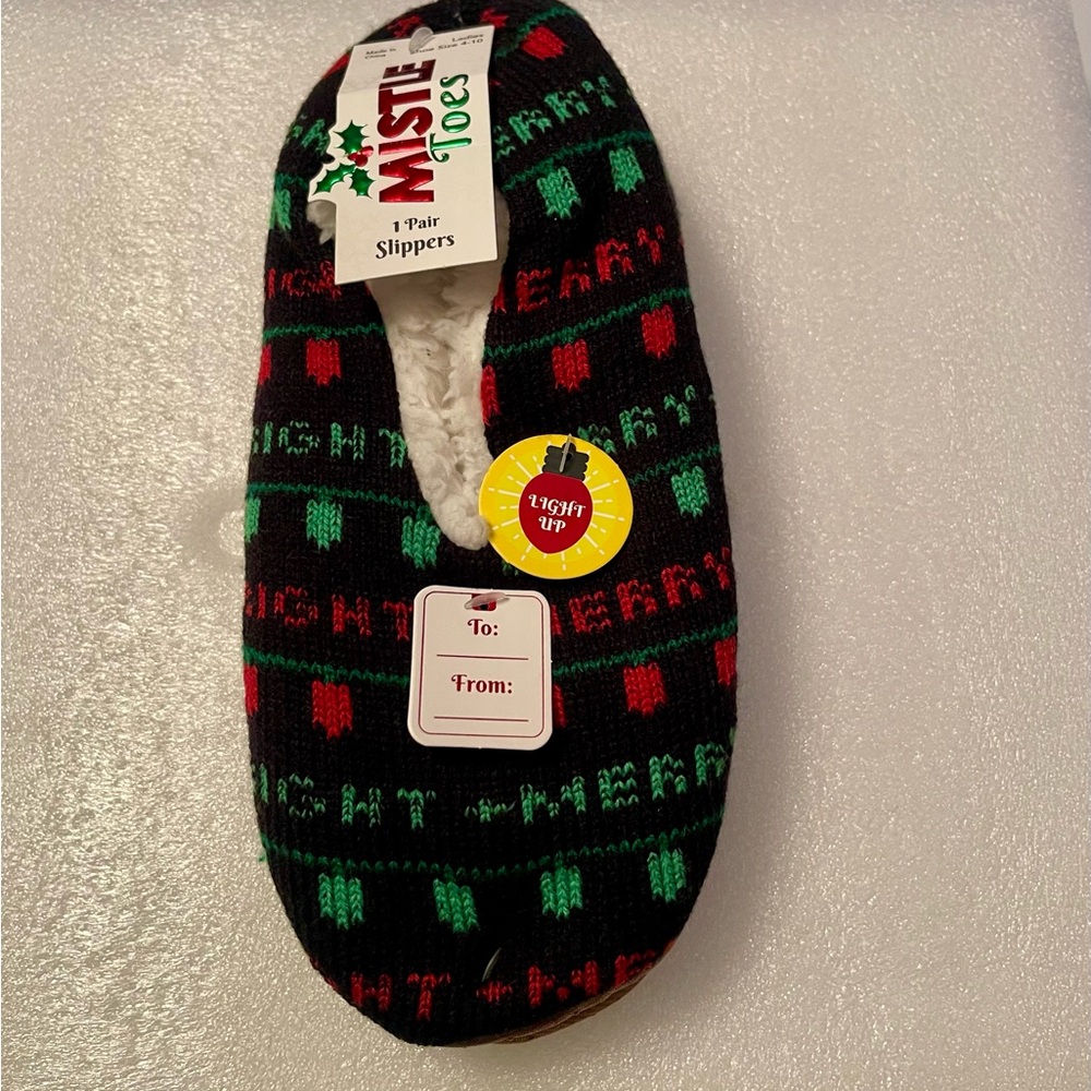 Mistle toes slippers size 4-10